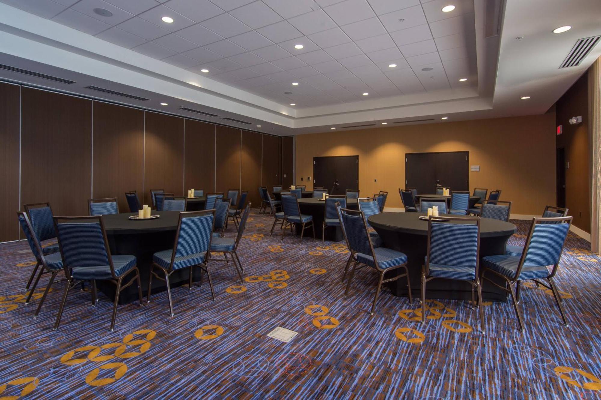 Отель Courtyard By Marriott Raleigh-Durham Airport/Brier Creek Экстерьер фото