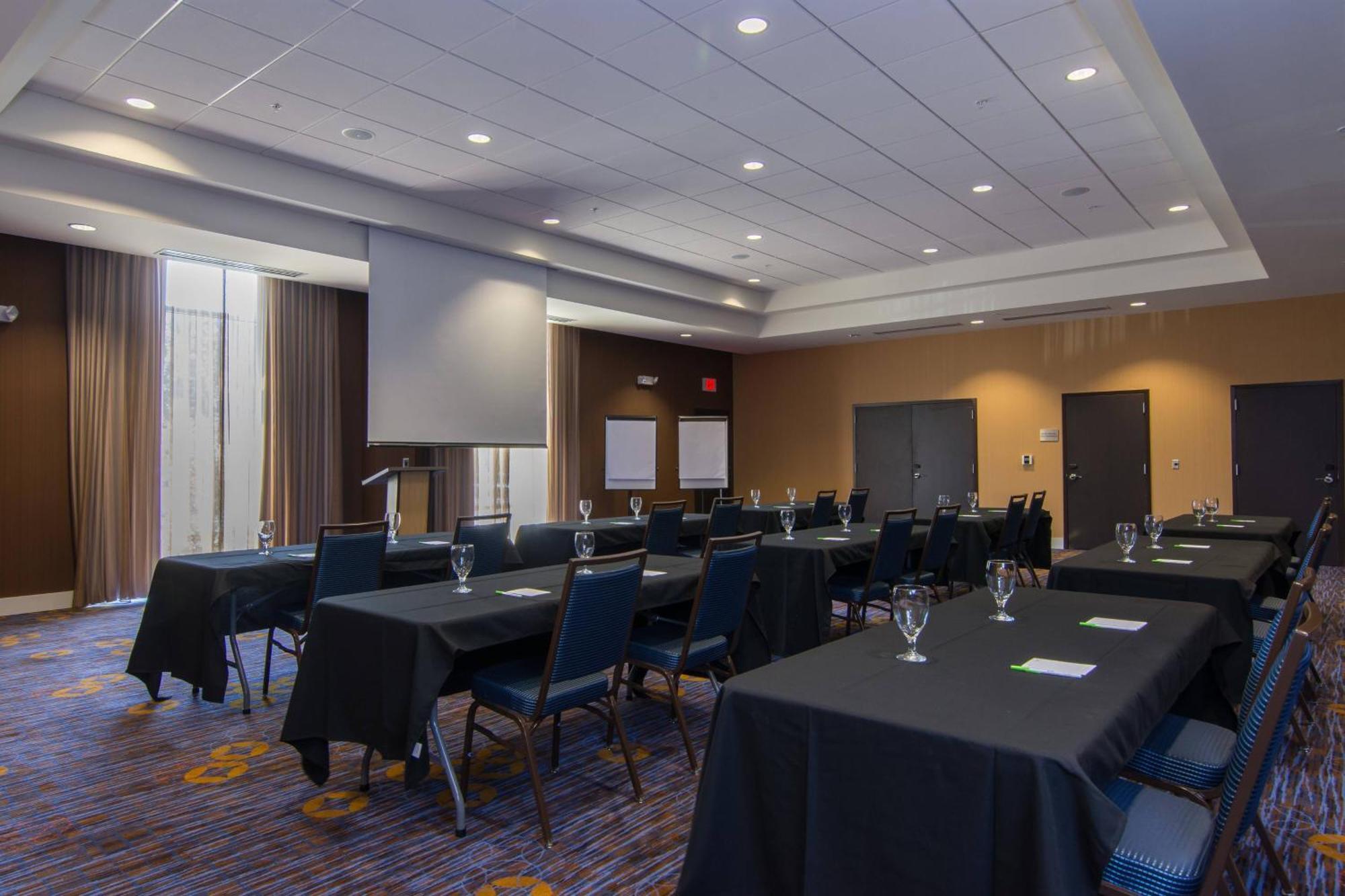 Отель Courtyard By Marriott Raleigh-Durham Airport/Brier Creek Экстерьер фото