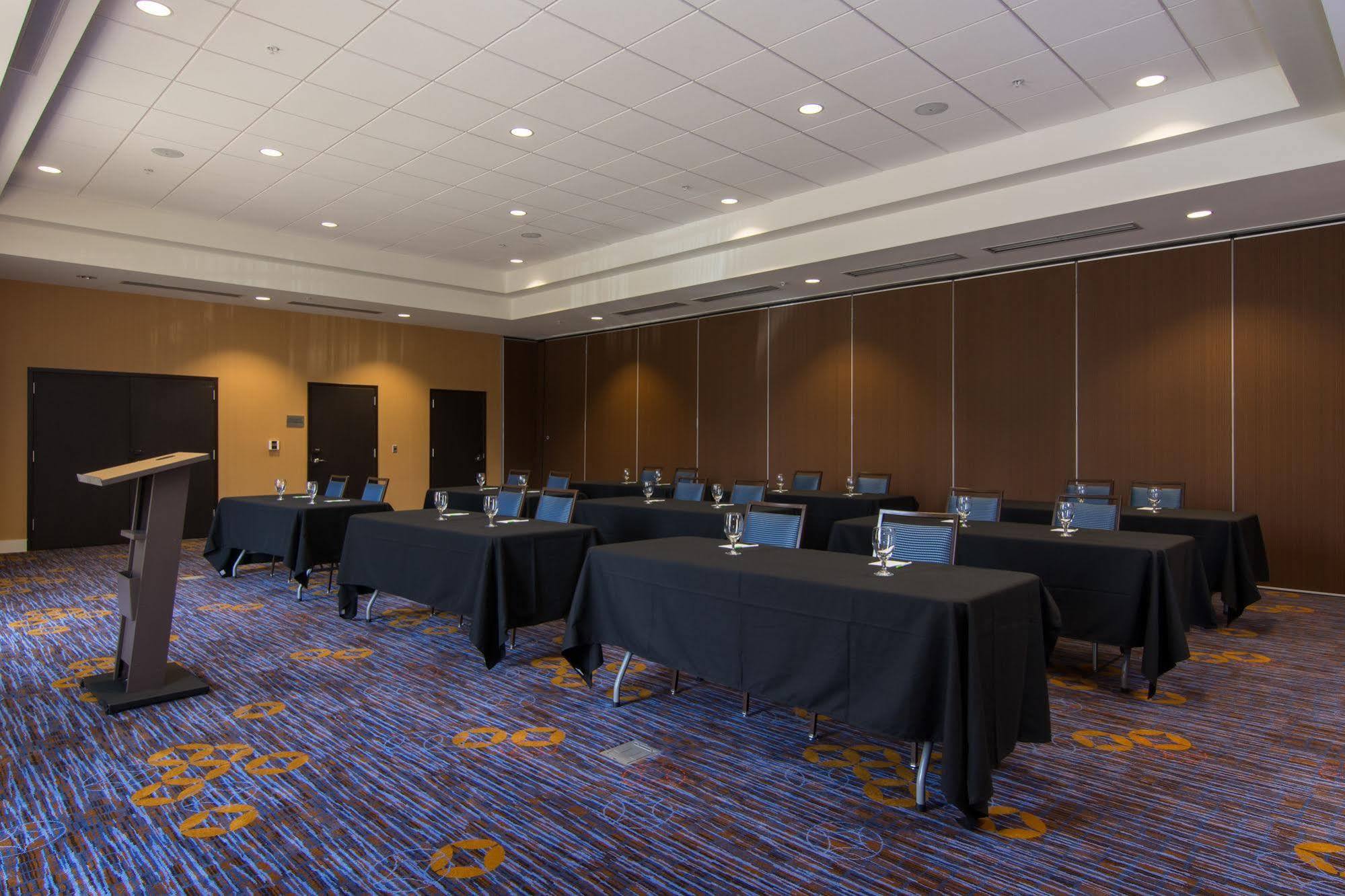 Отель Courtyard By Marriott Raleigh-Durham Airport/Brier Creek Экстерьер фото